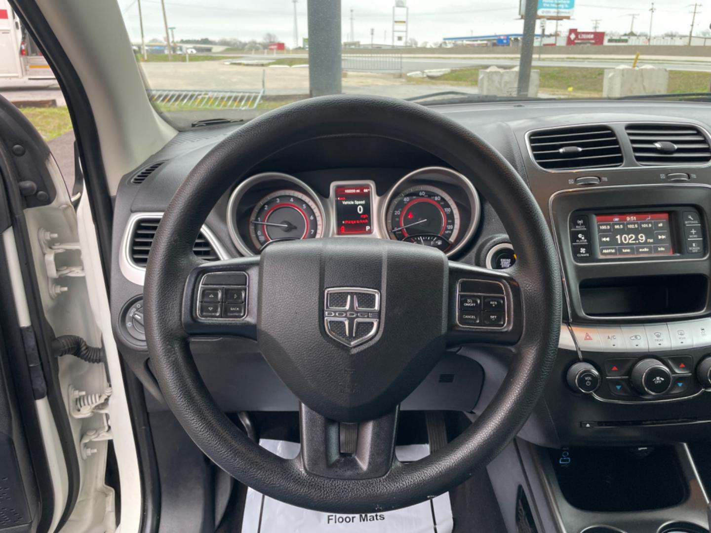 2018 White Dodge Journey (3C4PDCAB1JT) with an 4-Cyl, 2.4 Liter engine, Automatic, 4-Spd w/AutoStick transmission, located at 8008 Warden Rd, Sherwood, AR, 72120, (501) 801-6100, 34.830078, -92.186684 - Photo#15